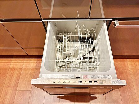 面倒なお片づけは食洗機にお任せ！家事の負担が減って、時間にも気持ちにもゆとりができます。