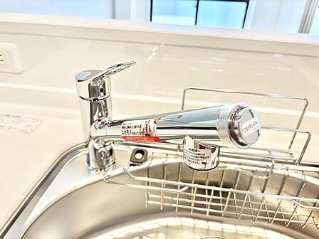 スタイリッシュなデザインのキッチン水栓