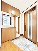 家族の帰宅やお客様をあたたかく迎える玄関