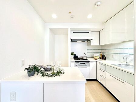 L型キッチンは作業動線も短くて済むので使い勝手が良いですね