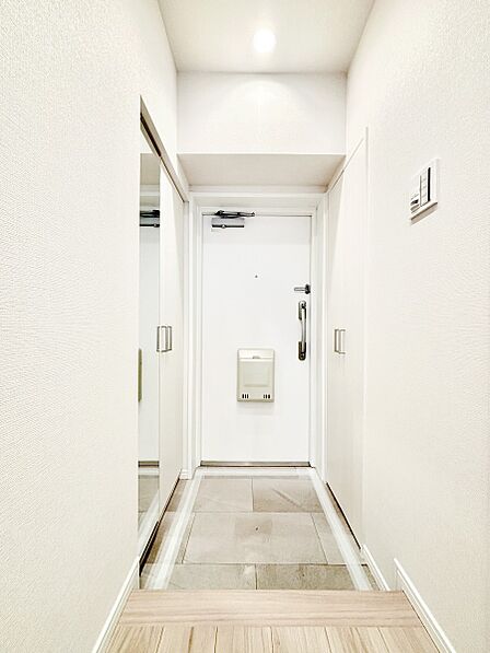 内装「無料オンライン相談」受付中！家族の帰宅やお客様をあたたかく迎える玄関  　　