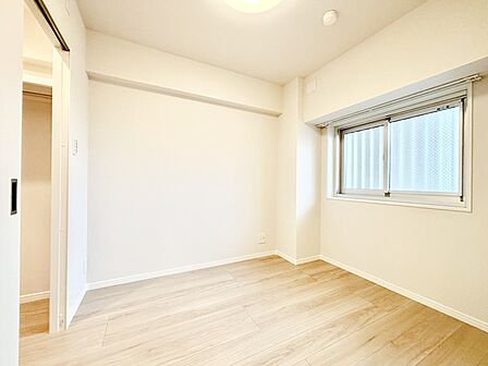 内装「無料オンライン相談」受付中!窓からのやさしい光が心地よいプライベートルーム