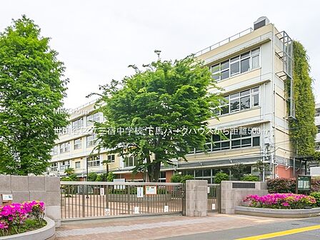 中学校 500m 世田谷区立三宿中学校