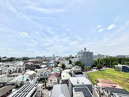 開放的な眺望も楽しめる住まい