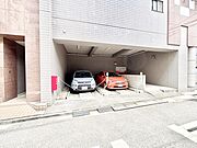 外観 敷地内に駐車場施設