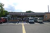 コンビニ 423m セブン-イレブン 川越大袋新田店