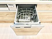 面倒なお片づけは食洗機にお任せ！家事の負担が減って、時間にも気持ちにもゆとりができます。