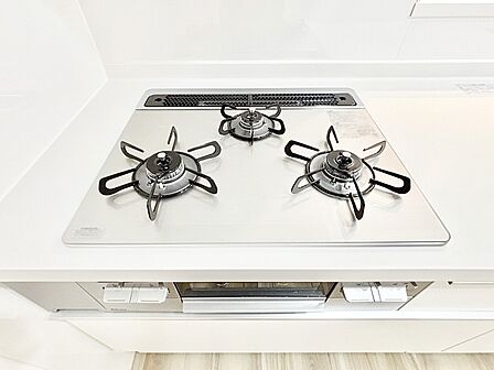 毎日のお料理に大活躍！3口コンロ・グリル付きのビルトインコンロ。