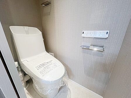 内装「無料オンライン相談」受付中!明るく清潔感のあるトイレです。