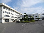 中学校「幸手市立幸手中学校まで2462ｍ」