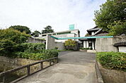 病院「堀中病院まで1056ｍ」