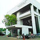 福岡市中央図書館 徒歩12分。 930m
