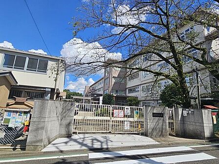 川崎市立三田小学校 630m