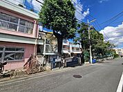 西三田幼稚園 700m