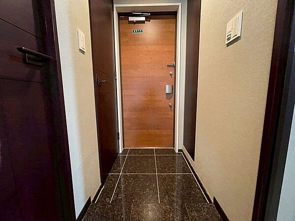 玄関を拡大表示
