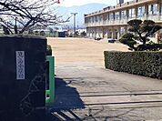箕島小学校まで1500m