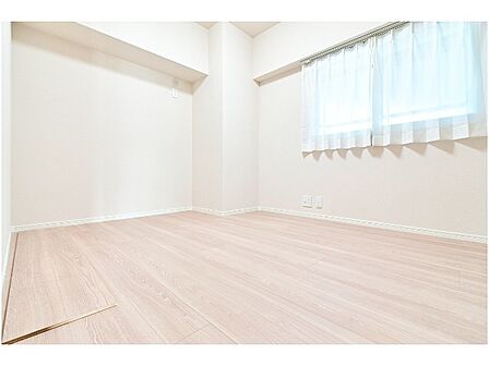 過ぎ行く時間をゆったりと感じることができる落ち着いたお部屋。