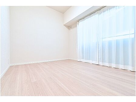 過ぎ行く時間をゆったりと感じることができる落ち着いたお部屋。