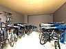 その他：雨風を気にせず、安心して自転車をとめられる屋内駐輪場♪