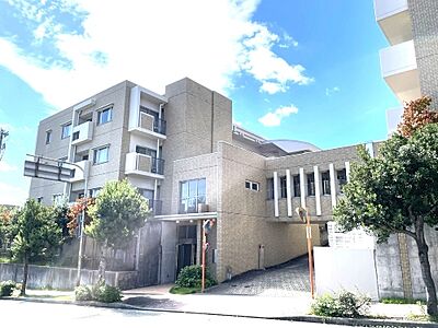外観:阪急宝塚線「雲雀丘花屋敷 」駅まで徒歩7分 外観:阪急宝塚線「雲雀丘花屋敷 」駅まで徒歩7分
