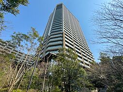 重厚感あふれる高級マンションという印象を与えてくれます。そのデザインは住むほどに実感が増すものです。