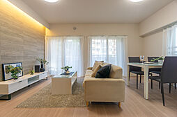 ウェルシティ横須賀ポートバレーヌ3番館 4LDKのリビング/ダイニング