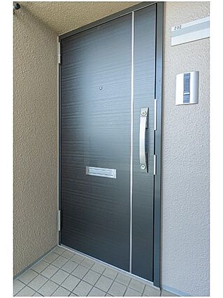 扉を開くと明る...