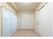 クローゼットのあるお部屋！荷物を収納することでお部屋をスマートに見せることができます。