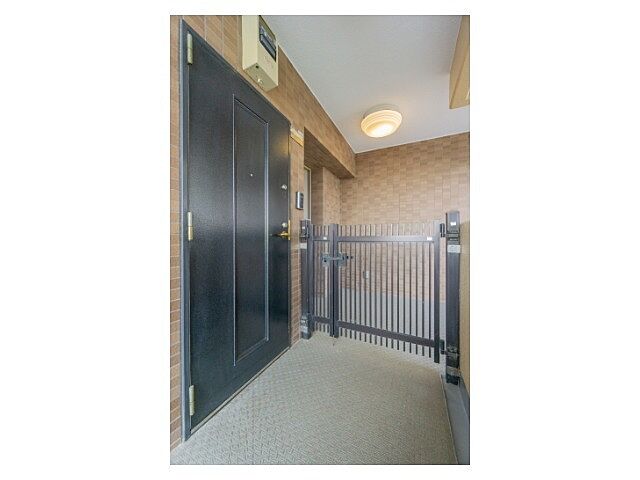 玄関 パロス本駒込 6階/-