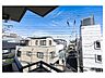 バルコニー：都市型生活をより快適にコーディネートするかのように、周りの情景とマッチしたバルコニー。