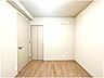 子供部屋：落ち着きのある柔らかな色調のお部屋。一日の疲れを癒す安らぎの空間です。