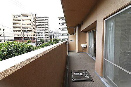 バルコニーです。お洗濯物も気持ちよく乾きます