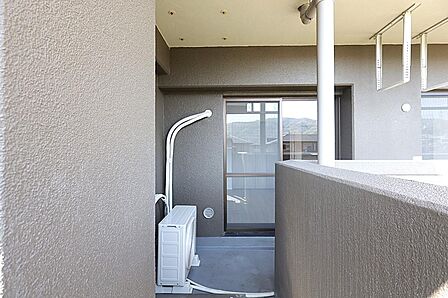 約14平米のバルコニー。お洗濯物も気持ちよく乾きます