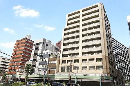 住まいの顔となる外観です。実際の雰囲気はぜひ現地でご覧ください。