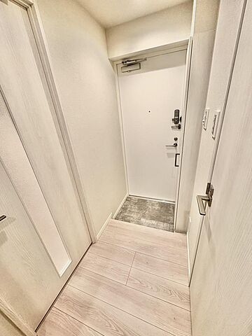 玄関 東京メトロ日比谷線 広尾駅 徒歩8分