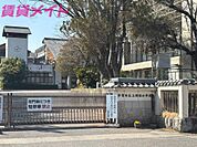 伊賀市立上野西小学校 576m
