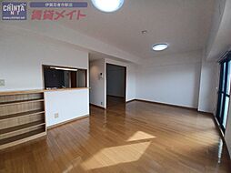 メゾン・ファミーユ 4階2LDKのリビング/ダイニング