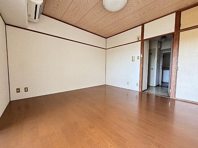 寝室
