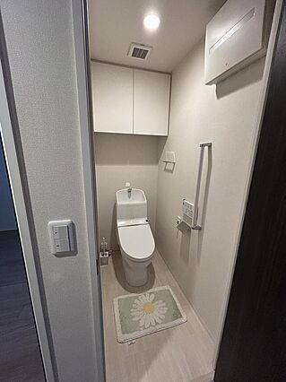 トイレ上段の収...