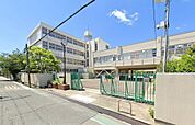 第一中学校　1817ｍ　徒歩約23分