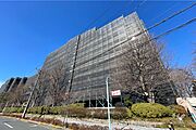 ファミールグラン高井戸デュープレックスの外観（南東側から）
