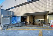 中央図書館の外観