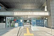 杉並区役所の外観