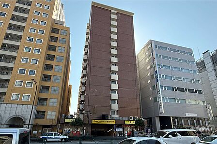 ノア新宿1号館の外観(北東側から)