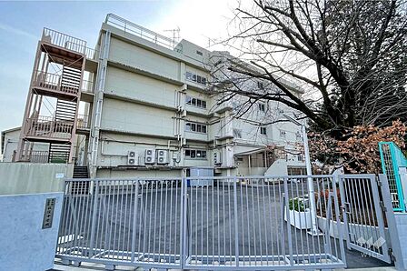 荻窪中学校[公立]の外観