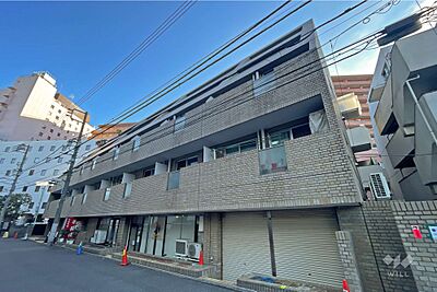 外観:シェモワ新宿の外観(南西側から) 外観:シェモワ新宿の外観(南西側から)