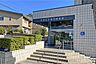 周辺：成田図書館の外観