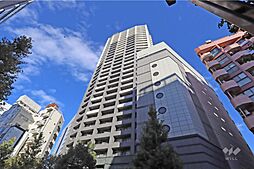 ファーストリアルタワー新宿の外観（南西側から）