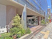 三鷹駅前図書館の外観