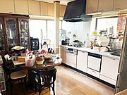 広々としたシステムキッチン！収納スペースも豊富◎